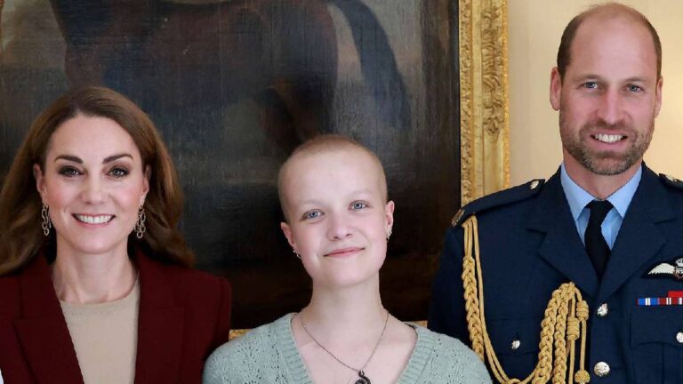 Here’s Kate Middleton saying goodbye to Liz Hatton, the young cancer patient who shared a special moment with the Princess Liz Hatton and Kate Middleton