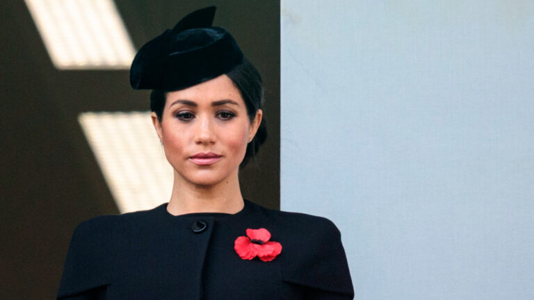 WATCH: How Meghan Markle’s Remembrance Day Moment Went Viral Meghan Markle's Remembrance Day