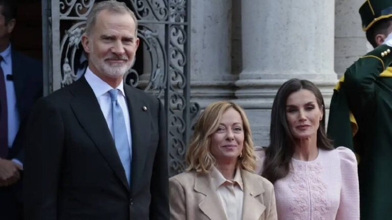 Watch: The awkward moment that King Felipe and Queen Letizia experienced in Italy Awkward moment of King Felipe and Letizia in Italy