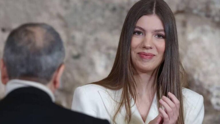 Why Do People Criticize Infanta Sofia? The Daughter of King Felipe and Queen Letizia Attended Her First Solo Engagement Infanta Sofia Photography Awards