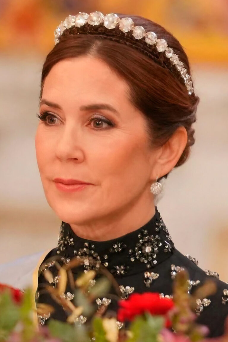Queen Mary’s Dazzling Diamond Tiara Debut at Copenhagen Gala Queen Mary in Diamond Tiara