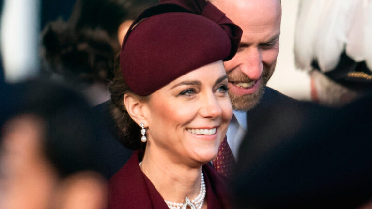 PHOTOS: Kate Middleton Returns to Official Duties in Style with Foreign Representatives Prince William and Donald Trump » Prince of Wales