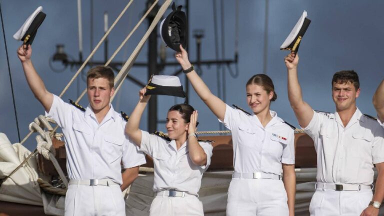 PHOTOS: Princess Leonor Says Goodbye And Heads Across the Atlantic: What Will be Her Next Stop? Princess Leonor travels to Brazi
