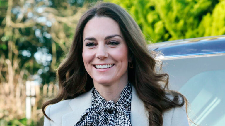 Back to Duties: Princess Kate Follows in Princess Diana’s Footsteps Princess Kate Visits Tŷ Hafan