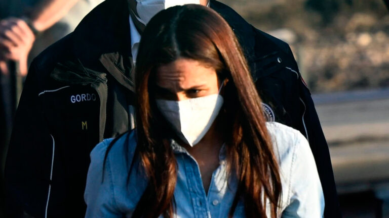 PHOTOS: Meghan and Harry Support Wildfire Victims in Los Angeles Meghan and Harry support wildfire victims in Los Angeles