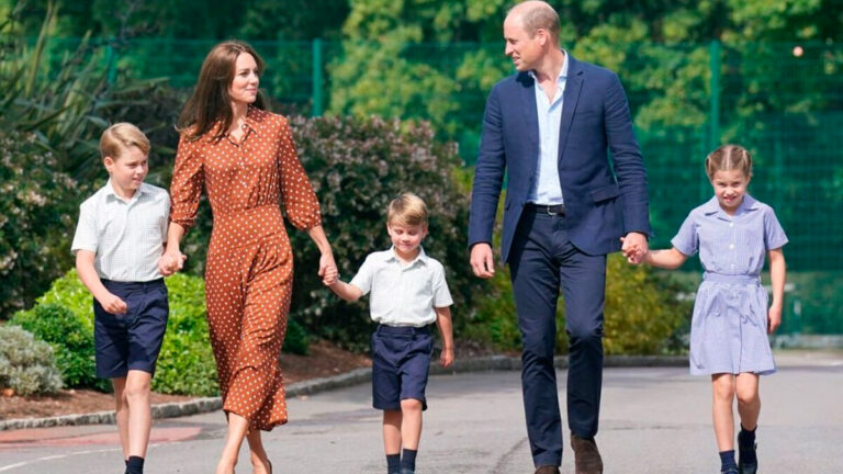 Princess Charlotte’s Awkward Moment Caught on Camera Princess Charlotte's First Day of School