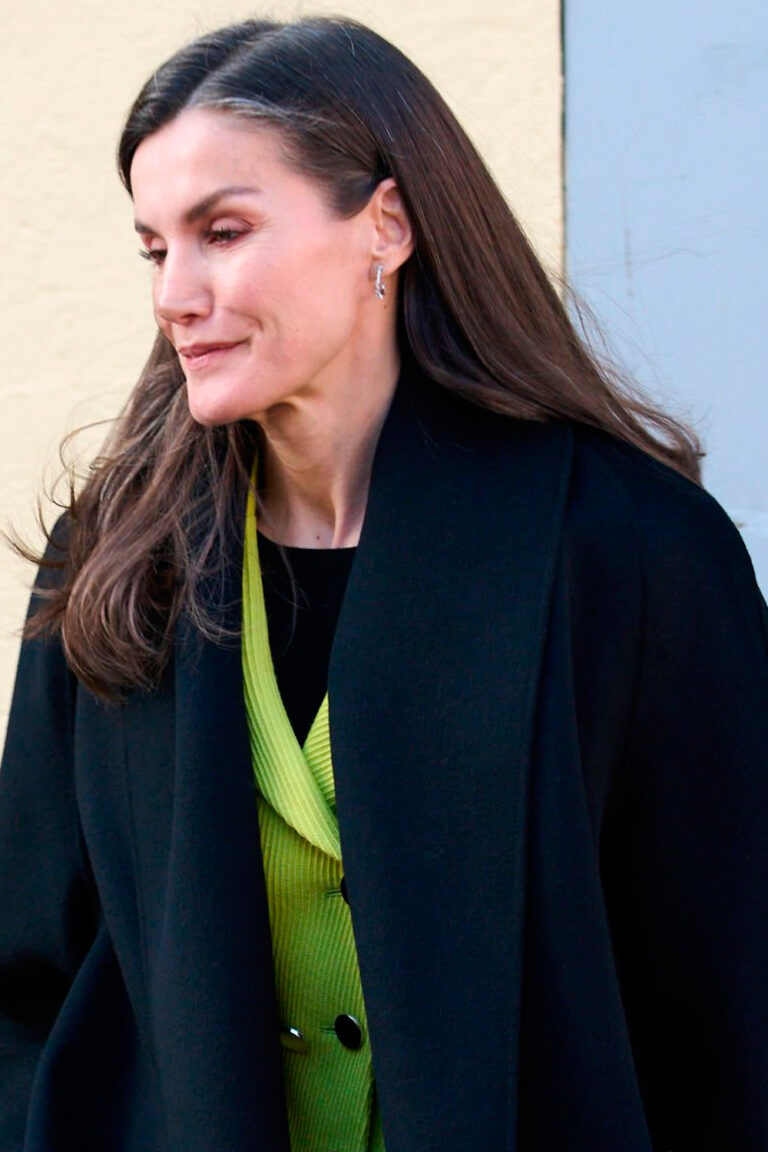 Queen Letizia Rescues the Striking Lime-Blazer from the Back of Her Wardrobe Queen Letizia Wears Lime Color Blezer