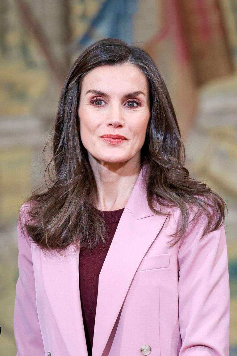 Queen Letizia’s Elegant Pink Suit and Burgundy Details Draw Attention Queen Letizia in a Pink Hugo Boss Suit