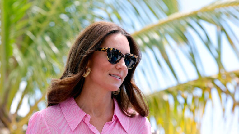 Kate Middleton’s Family Vacation Sparks Debate on Royal Protocol kate middleton on vacation