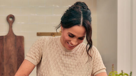 Meghan Markle’s Awkward Curtsy