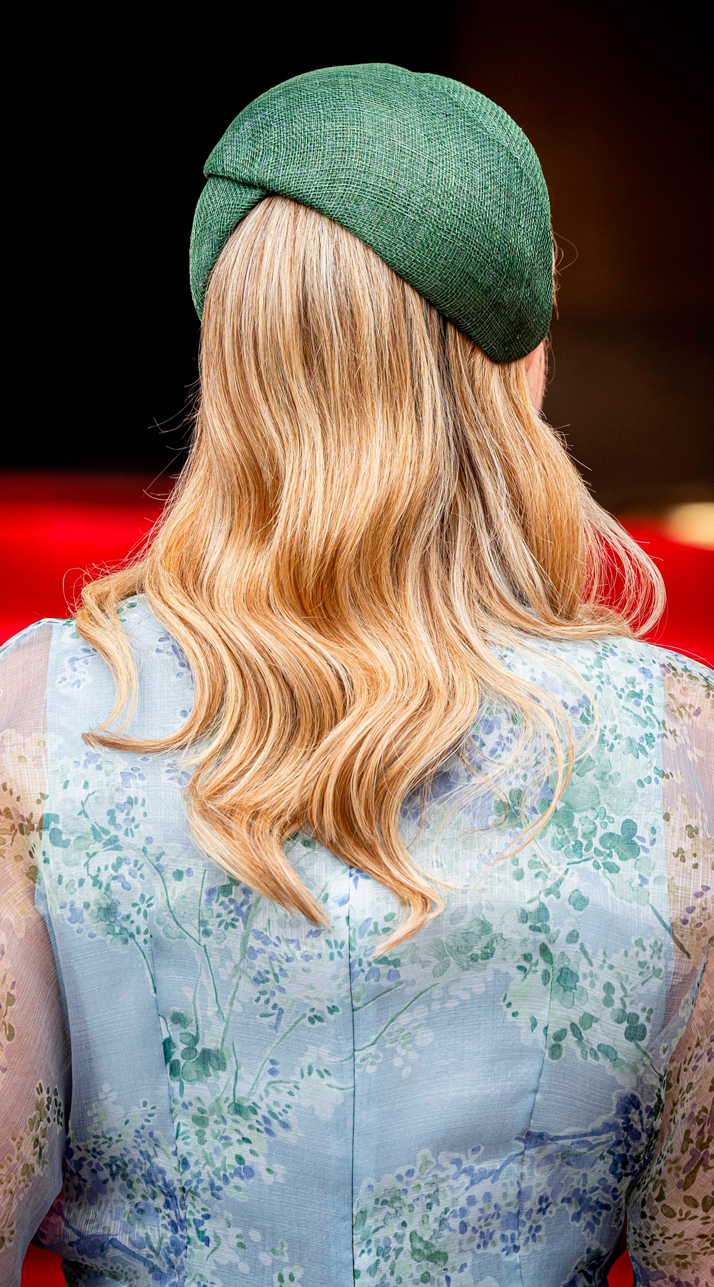 Details of Queen Maxima's raffia headdress.