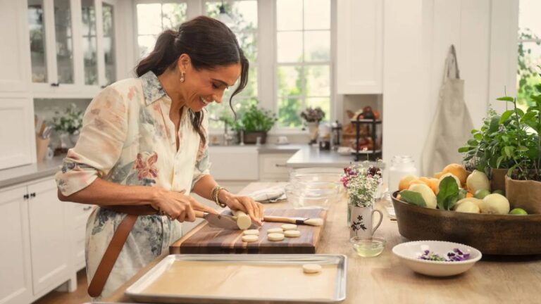 Meghan Markle Shows Off Gift From Queen Elizabeth but Can’t Escape Critics’ Scrutiny Meghan Markle's green waffles