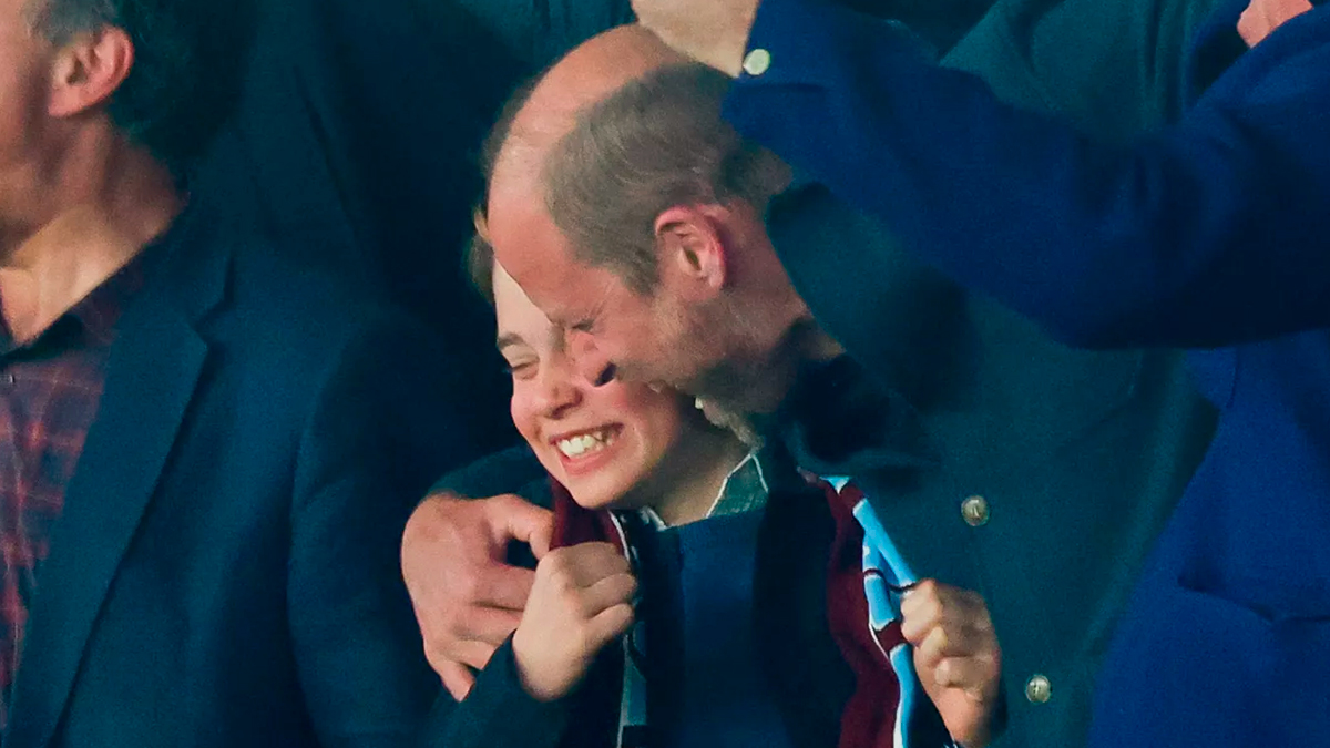 Viral Hug Prince William And George At Aston Villa Match