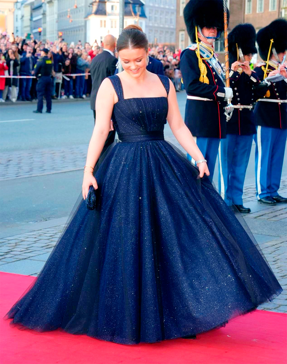 Isabella arriving at the concert at the Royal Theater in Copenhagen.