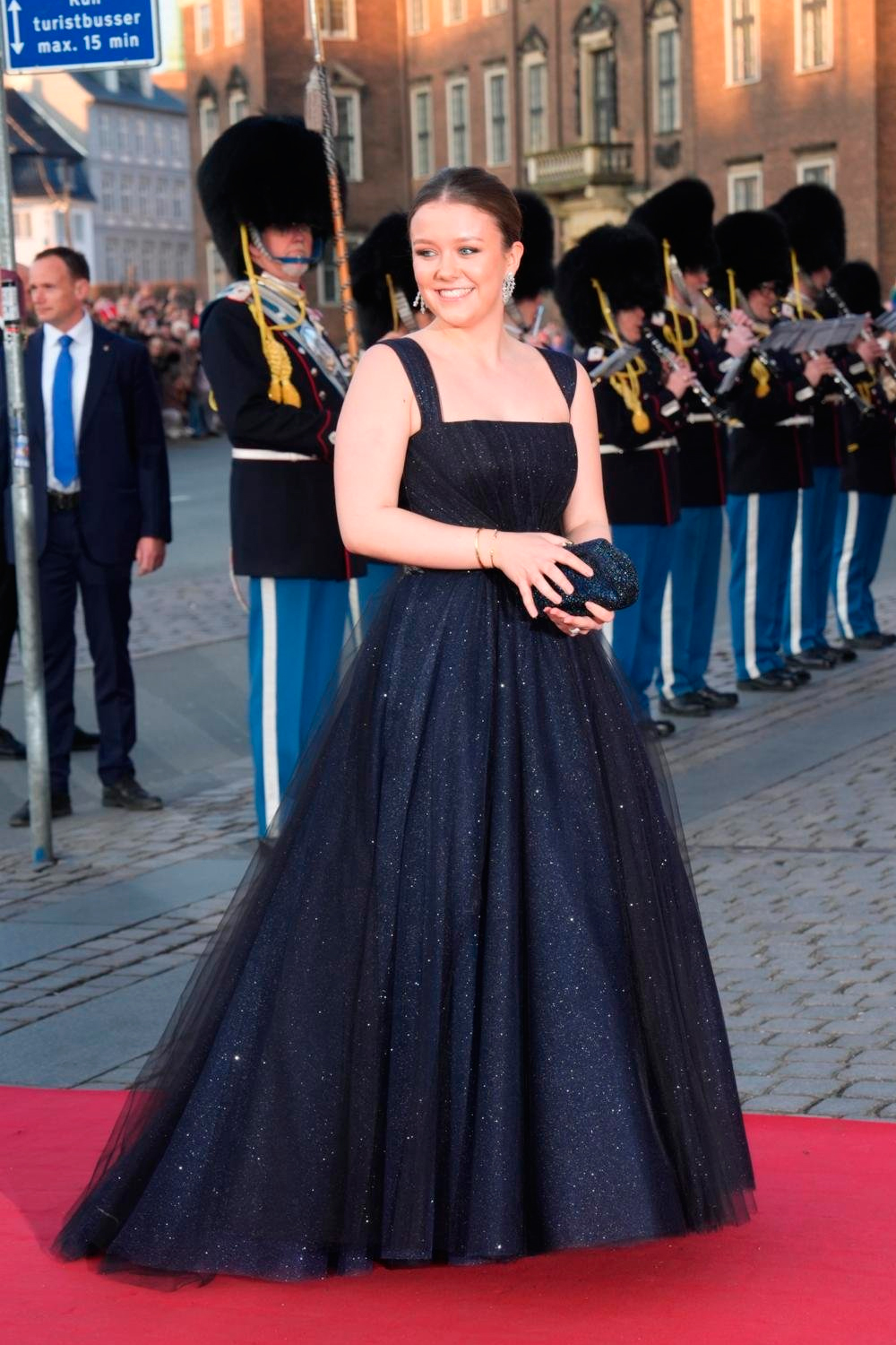 Princess Isabella's style at the Royal Theater