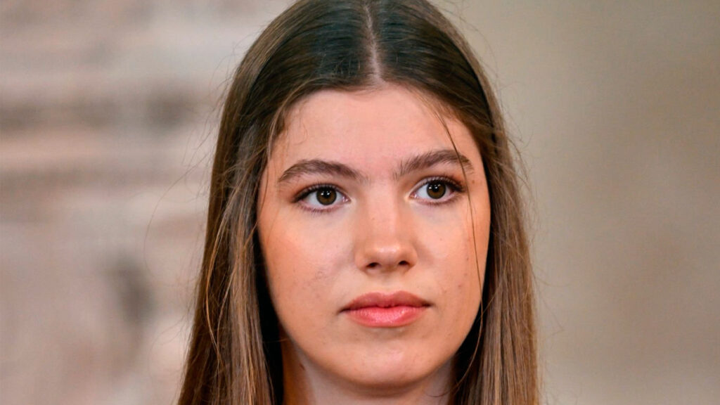 Infanta Sofia Rejects Military Training