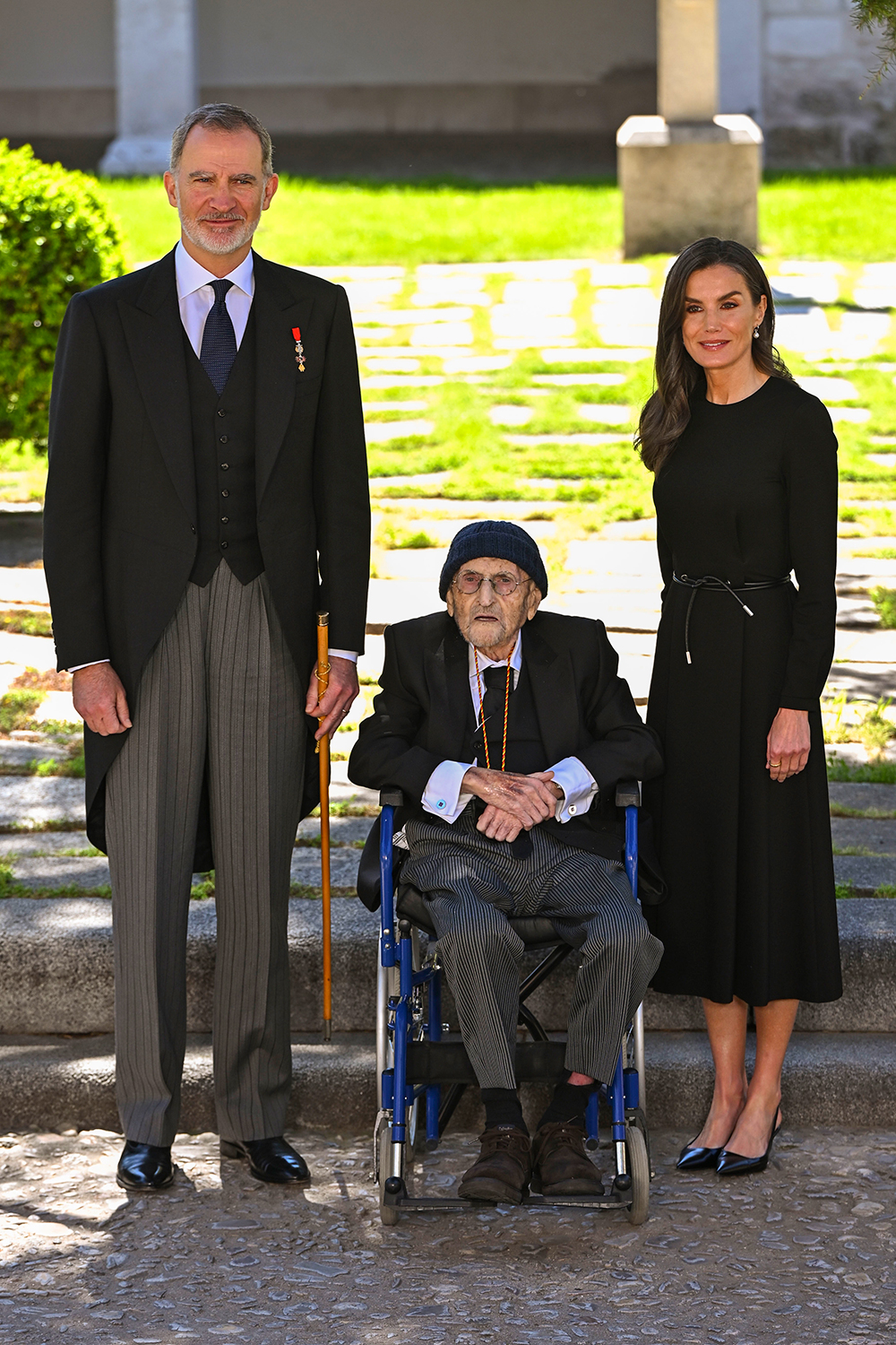 The King and Queen of Spain with the writer Alvaro Pombo.
