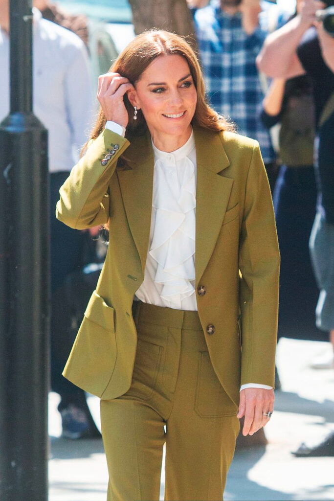 Kate Middleton Wears Green Suit by Victoria Beckham