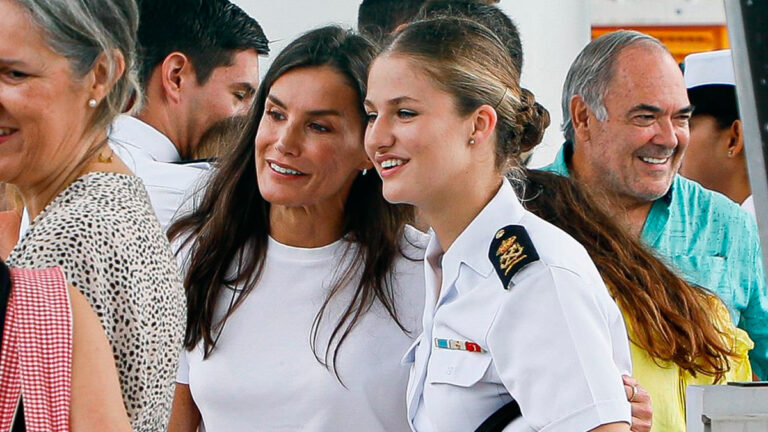 Princess Leonor and Queen Letizia Part Ways as the Elcano Sets Sail Again Princess Leonor on her way to Cartagena de Indias