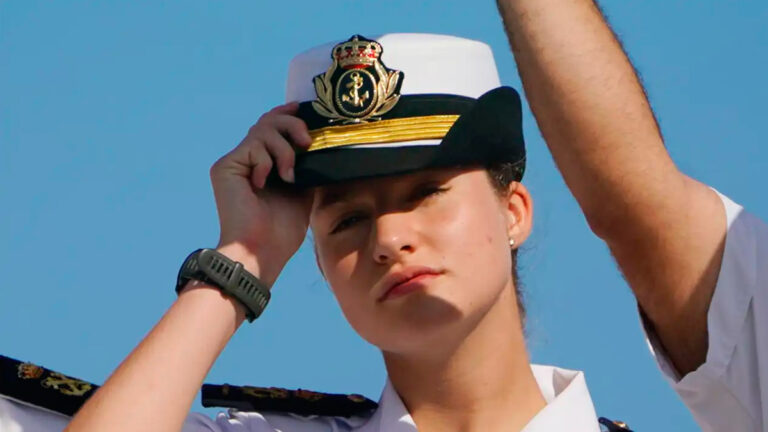 A Detail of Princess Leonor After her Arrival in Colombia is Highlighted Princess Leonor's gestures in Colombia attract attention
