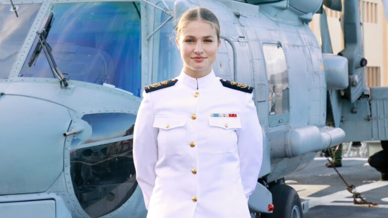 PHOTOS: Princess Leonor Begins Intensive Military Training on the Frigate Blas de Lezo Princess Leonor Begins Naval Training on Blas de Lezo » Princess of Spain