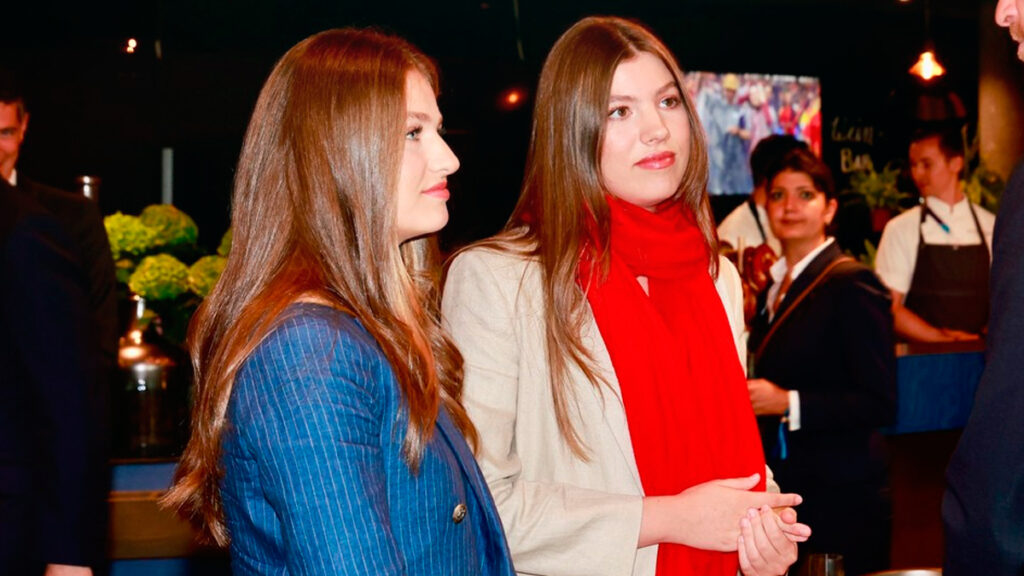 Leonor and Sofia's style at the Women's Euro Cup