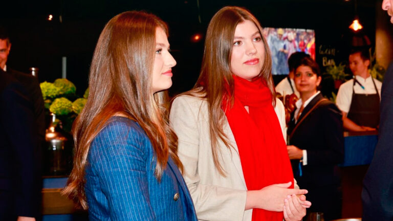 Princess Leonor and Infanta Sofia’s style at the Women’s Euro Cup Leonor and Sofia's style at the Women's Euro Cup
