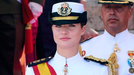 Princess Leonor receives the Grand Cross of Naval Merit