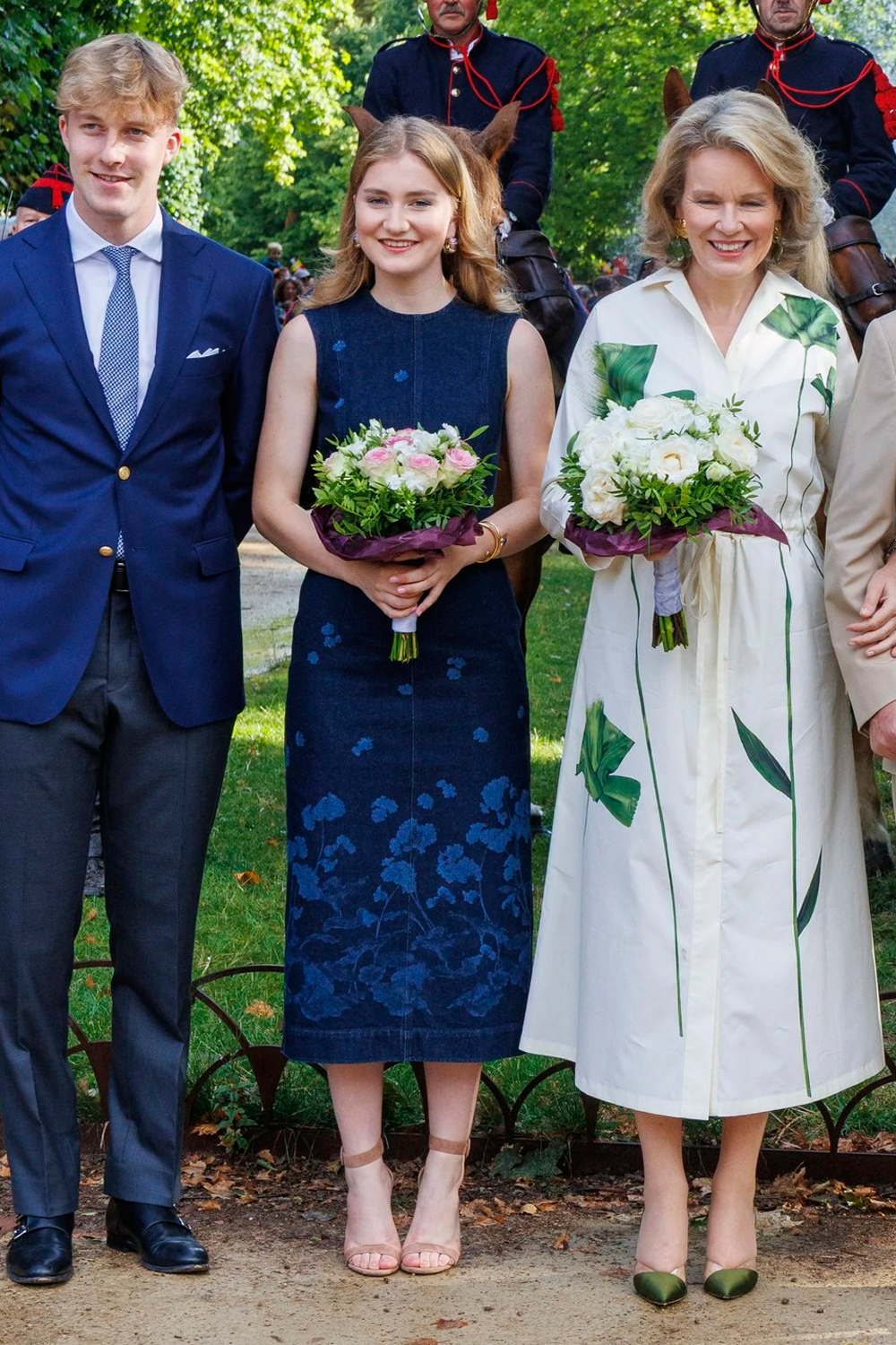 Elisabeth opted for a blue dress with a floral print by Erdem.