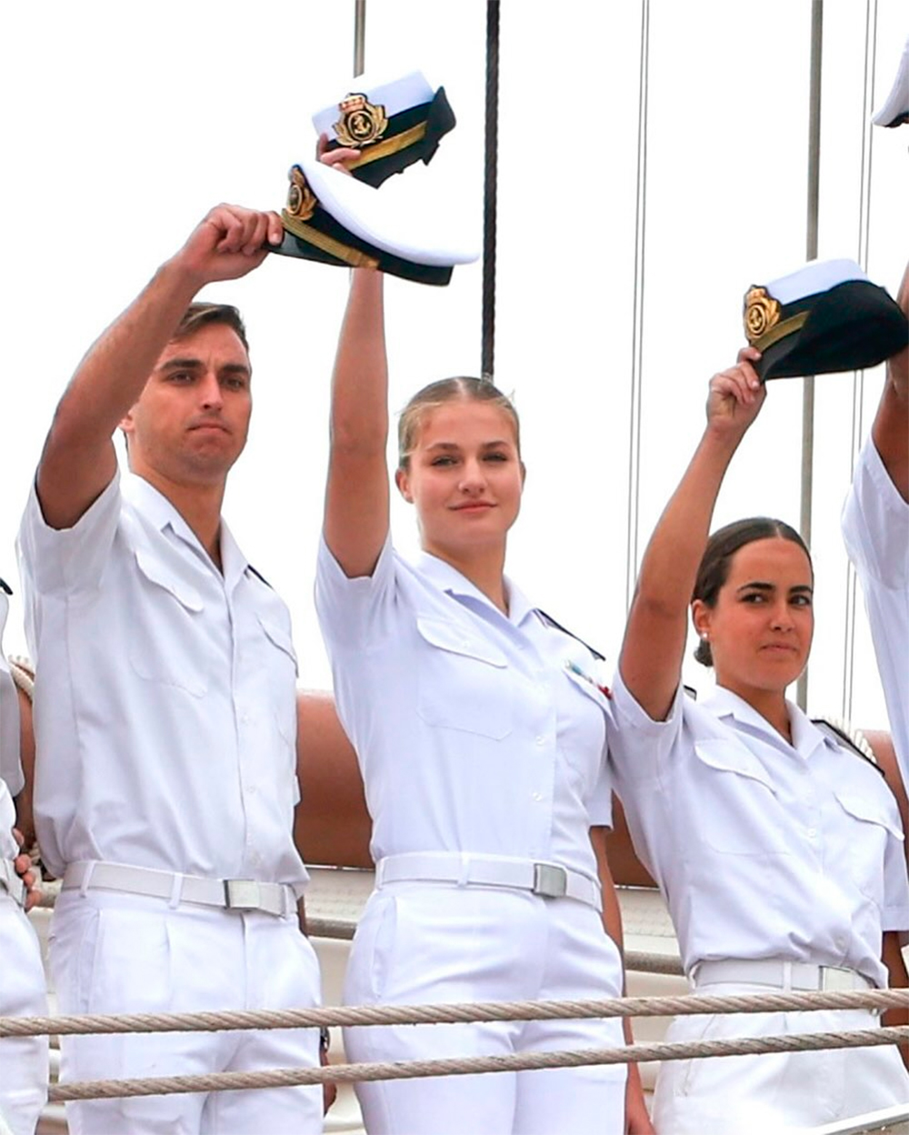 Princess Leonor waving as she arrives in Marin.