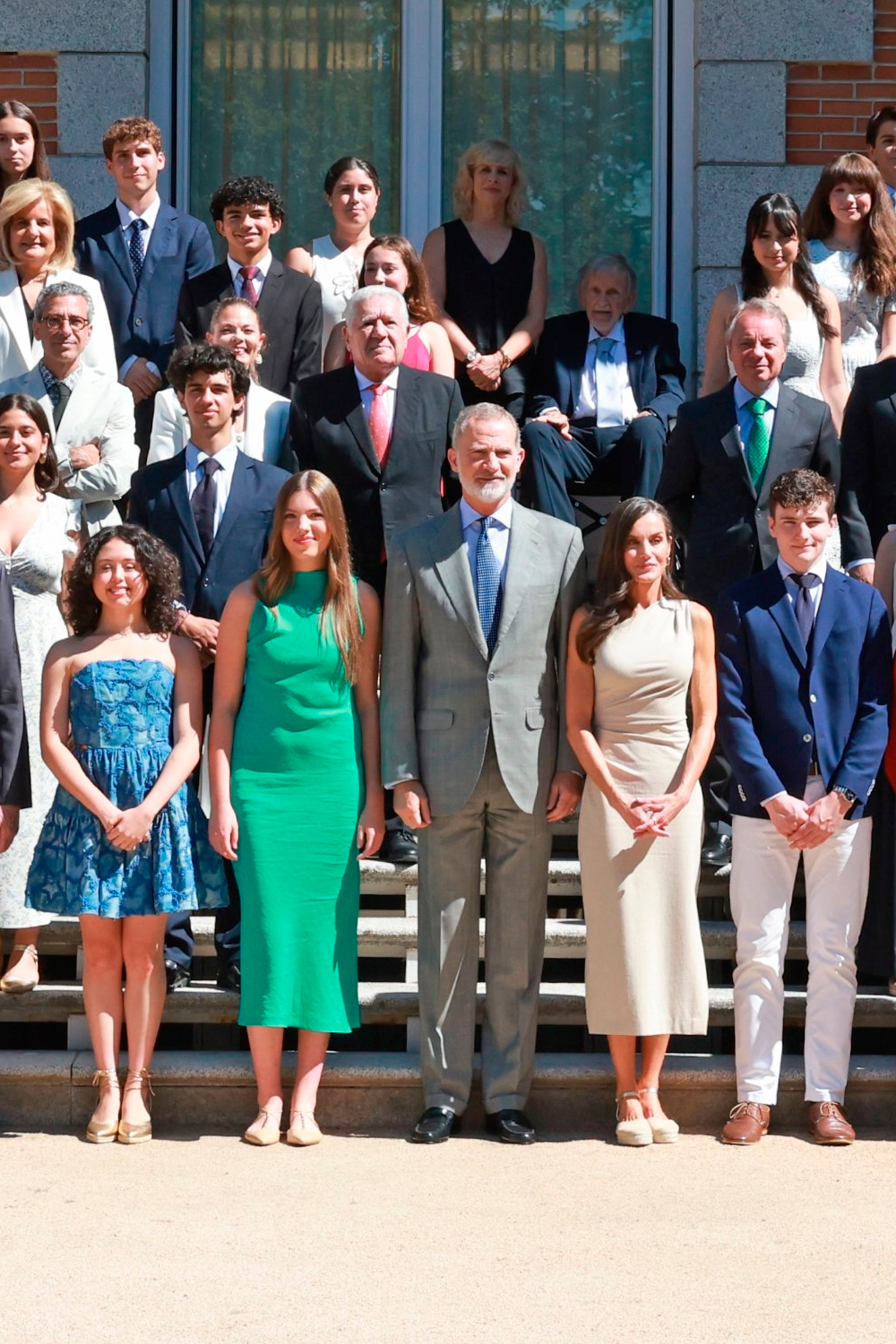 Infanta Sofia reappears at the Zarzuela Palace alongside her parents.