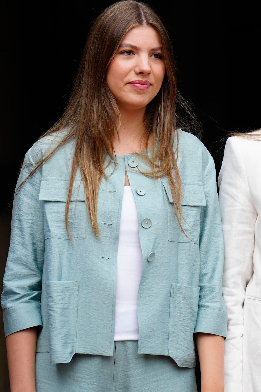 Infanta Sofia wears turquoise in Sant Martí Vell