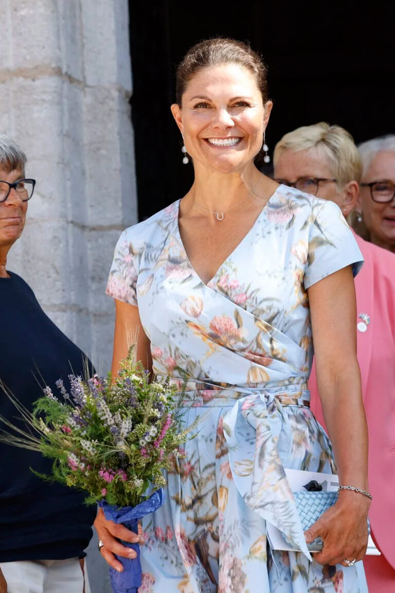 Crown Princess Victoria’s Floral Look in Visby Crown Princess Victoria’s Floral Dress