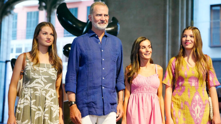 King Felipe, Queen Letizia and Daughters Visit Bronze Sculptures by Joan Miró Spanish Royal Family Visits Miró Exhibit in Mallorca