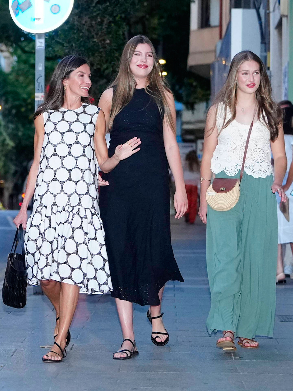 Queen Letizia Infanta Sofia Princess Leonor
