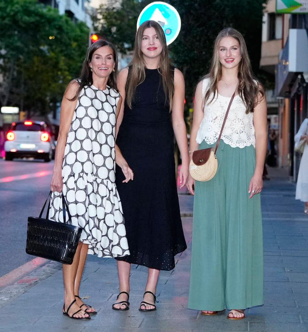 Letizia, Leonor and Sofia enjoy casual outing in Mallorca 