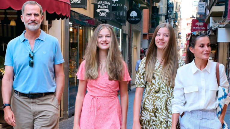 The Spanish Royal Family’s Private Summer: History and Turquoise Waters The Spanish Royal Family's Private Summer Vacation