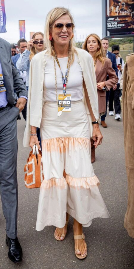 Casual Outfit Ideas: Earth Tone Skirt and White Blouse » Pin Posts