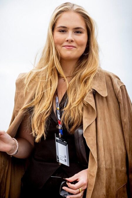 Coat Outfits Ideas: Beige Trench Over a Matching Set » Pin Posts