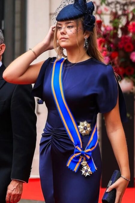 Elegant Dress Outfit Ideas: Princess Ariane’s Navy Satin Gown » Pin Posts