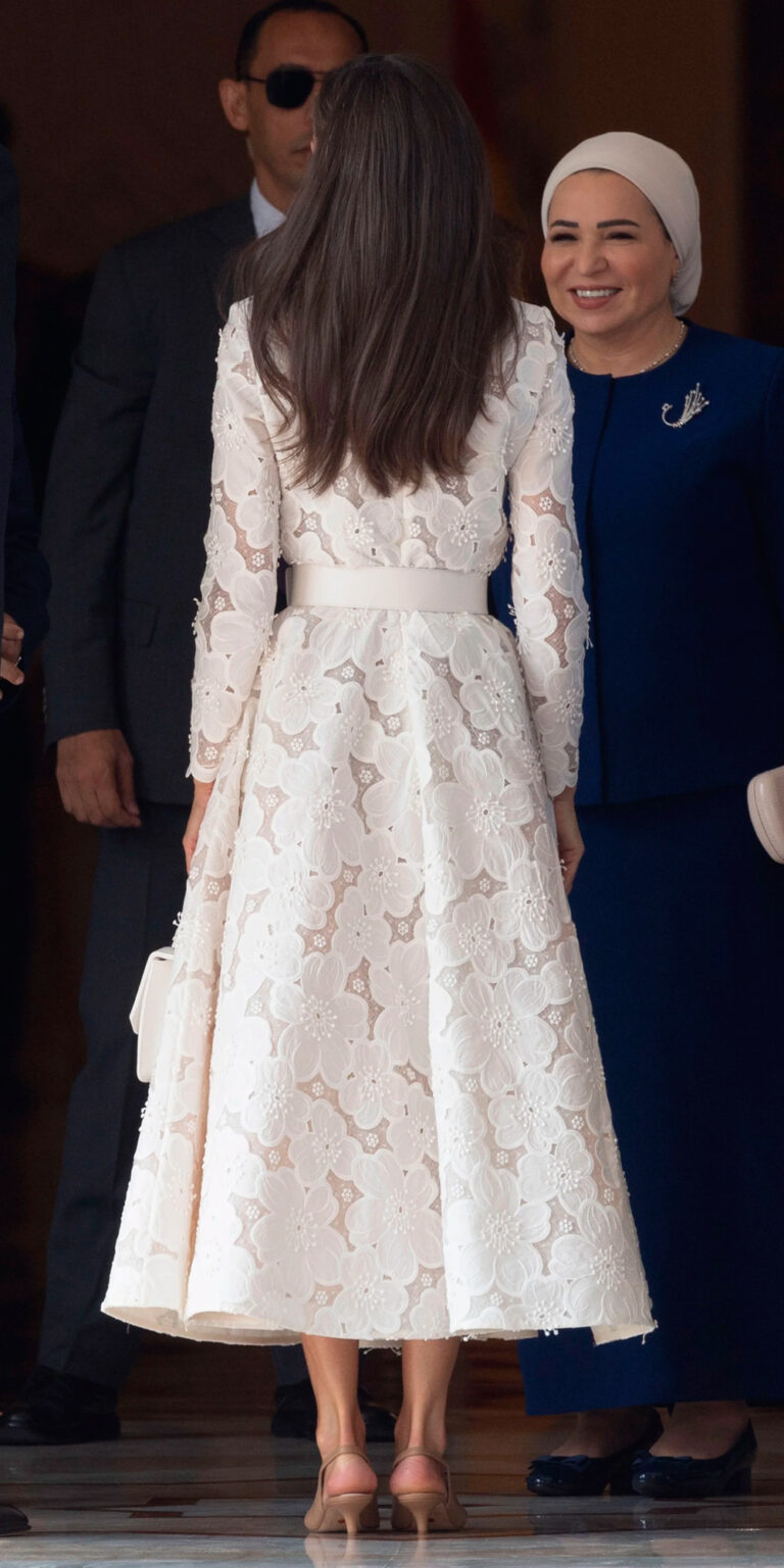 Elegant Dress Outfit Ideas: White Lace Dress with Beige Heels » Pin Posts