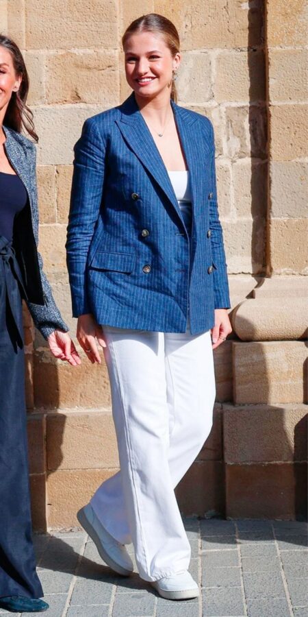 Jacket Outfit Ideas: Pinstriped Blazer and Sneakers » Pin Posts