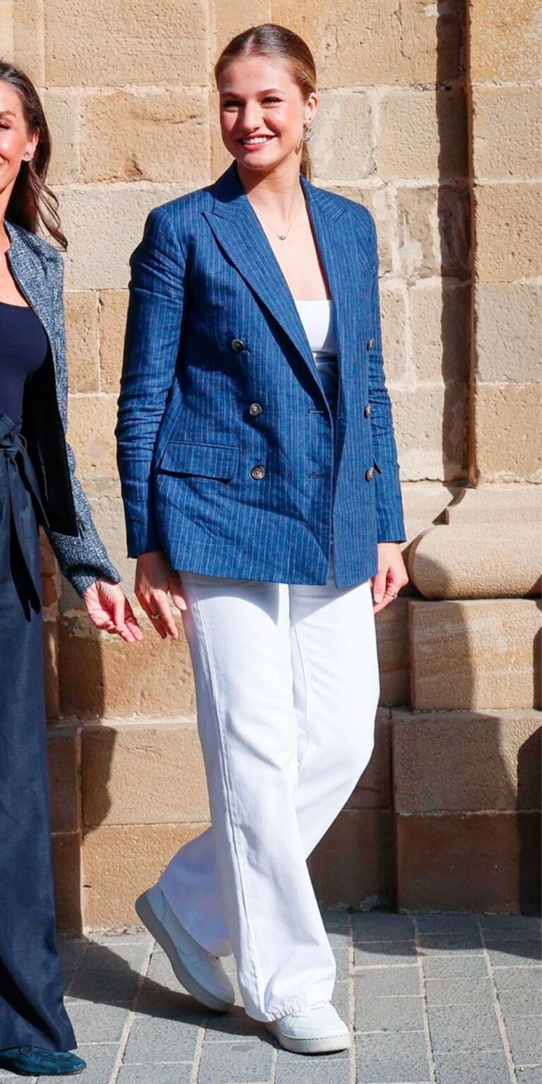 Jacket Outfit Ideas: Pinstriped Blazer and Sneakers » Pin Posts