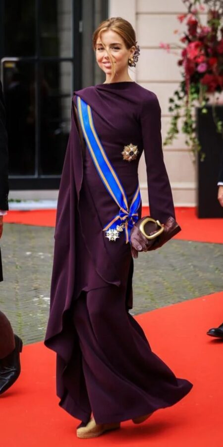 Maxi Dress Outfit Ideas Princess Alexia’s Eggerplant One-Shoulder Gown » Pin Posts