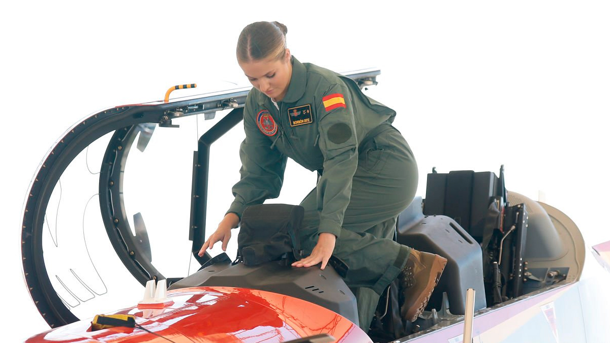 Princess Leonor's First Flight Training