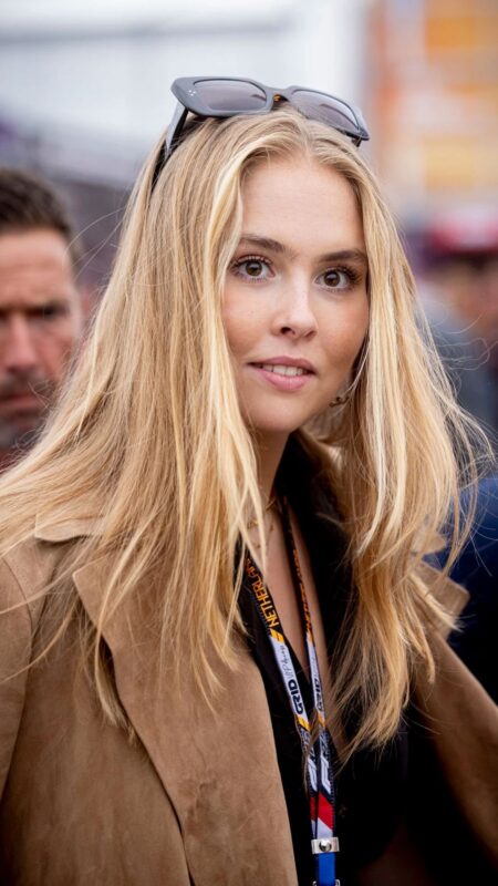 Royal Princess Casual Outfits: Layered Two-Piece and Sneakers » Pin Posts