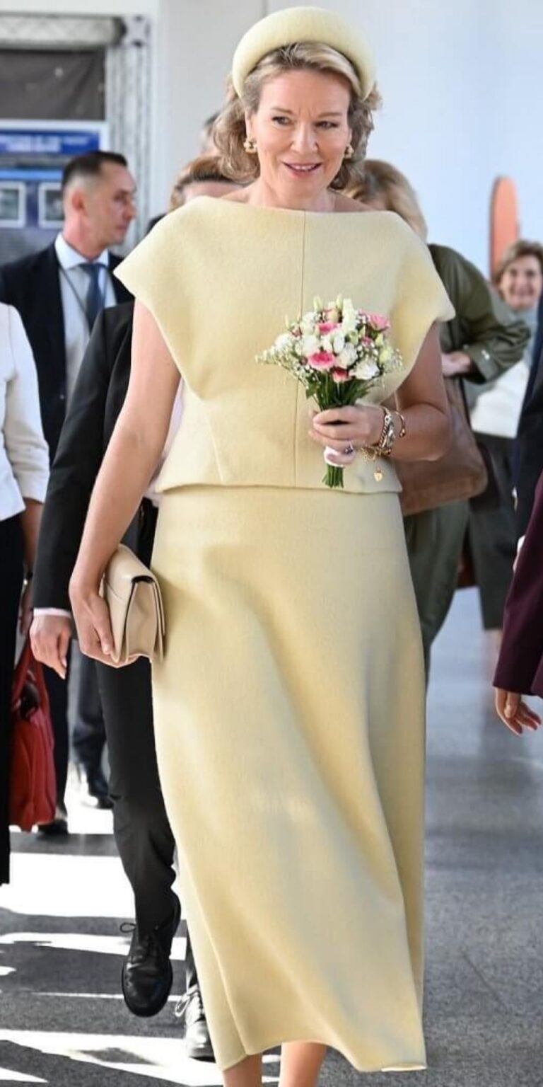 Skirt Outfits Ideas: Pastel Yellow Midi Skirt & Blouse » Pin Posts