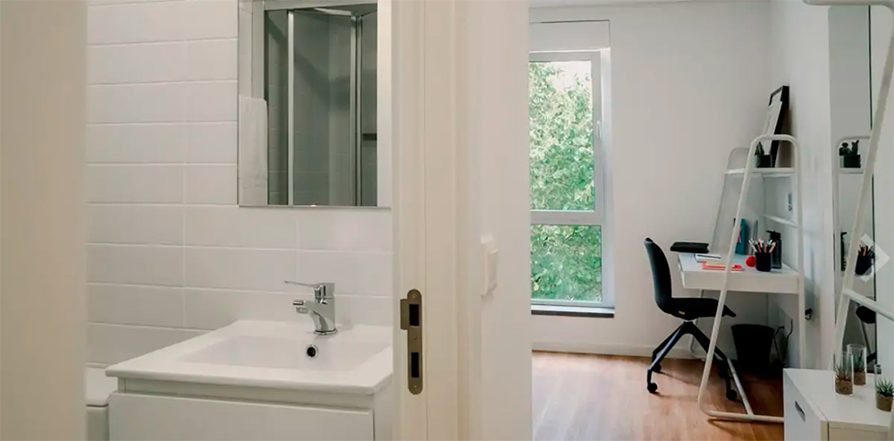 Standard Suite room, Xior Student Housing residence in Lisbon.