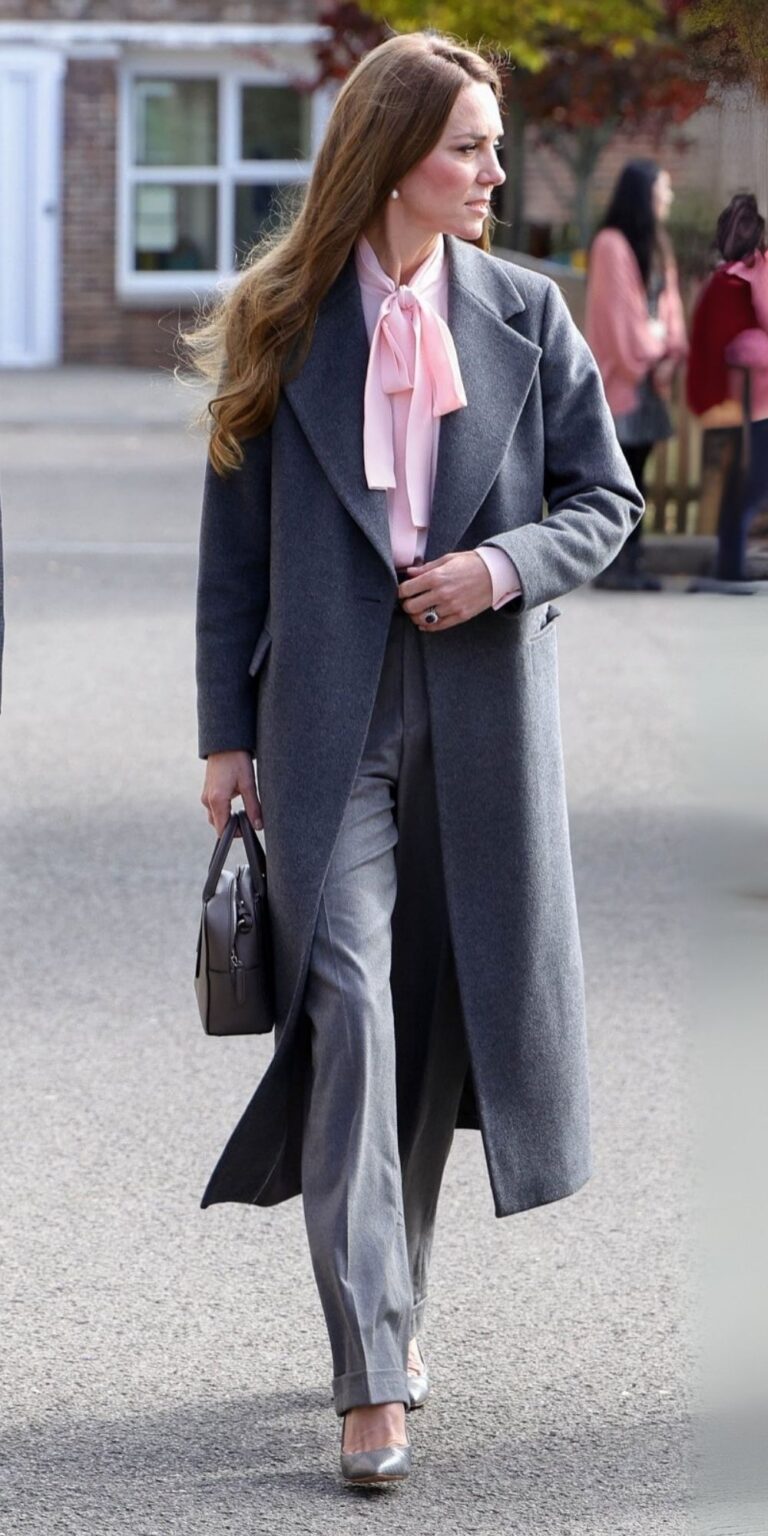 Work Outfits Ideas For Women: Tailored Coat and Trousers » Pin Posts