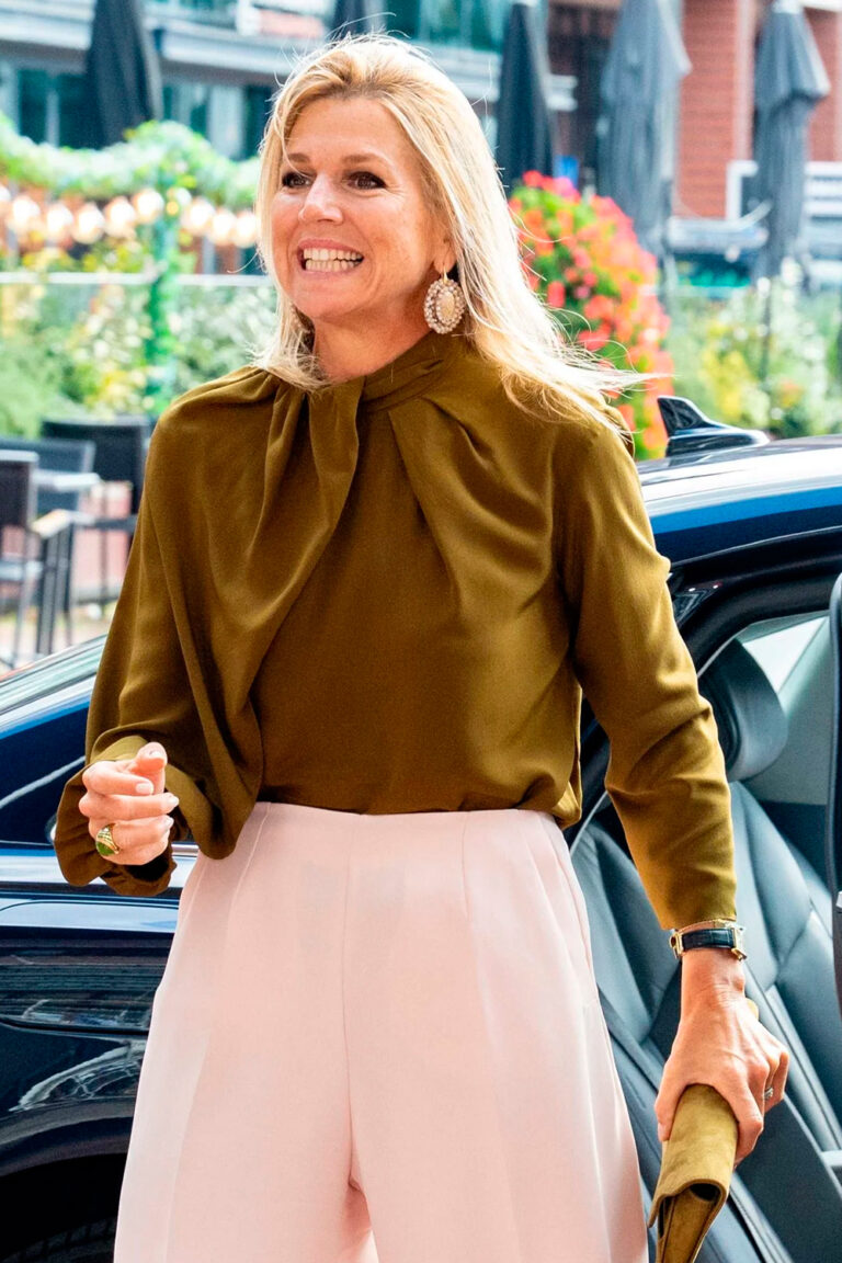 Queen Maxima Pairs Mustard Natan Blouse with Lime Heels in Amstelveen Queen Maxima in Amstelveen